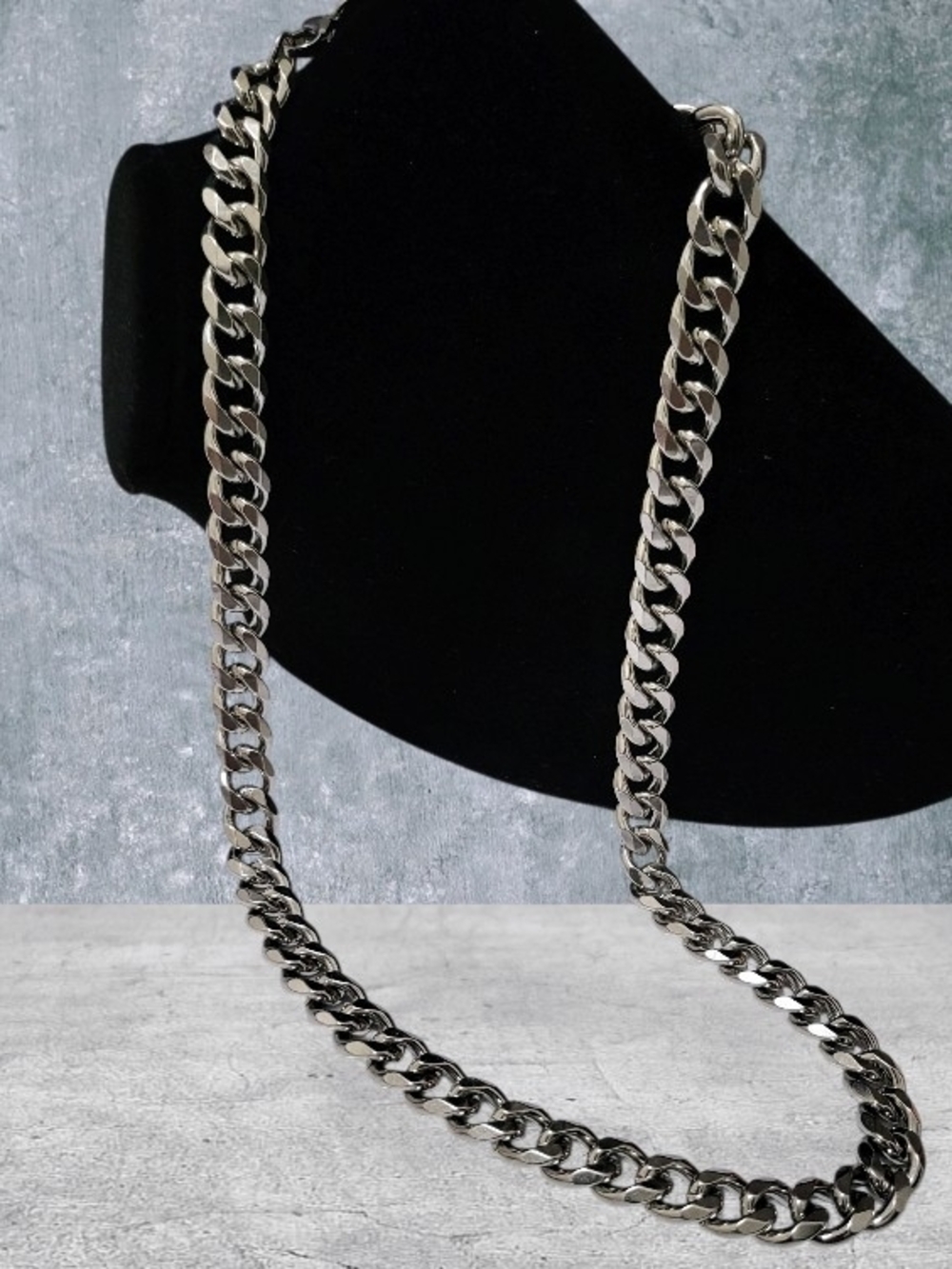 Unisex Cuban Link Necklace, 11 mm Polished Titanium Steel Chain, 23.6-inch/60cm